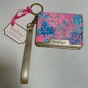 Lilly Pulitzer Snap Card Case in Splendor in the Sand. New with tag.